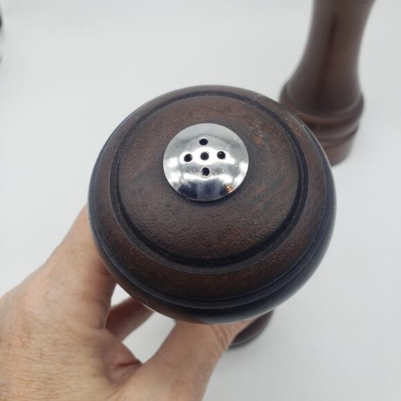 Leeds‎ Engineering Corp Wooden Salt Shaker Pepper Grinder USA 8" Tall - Picture 4 of 9